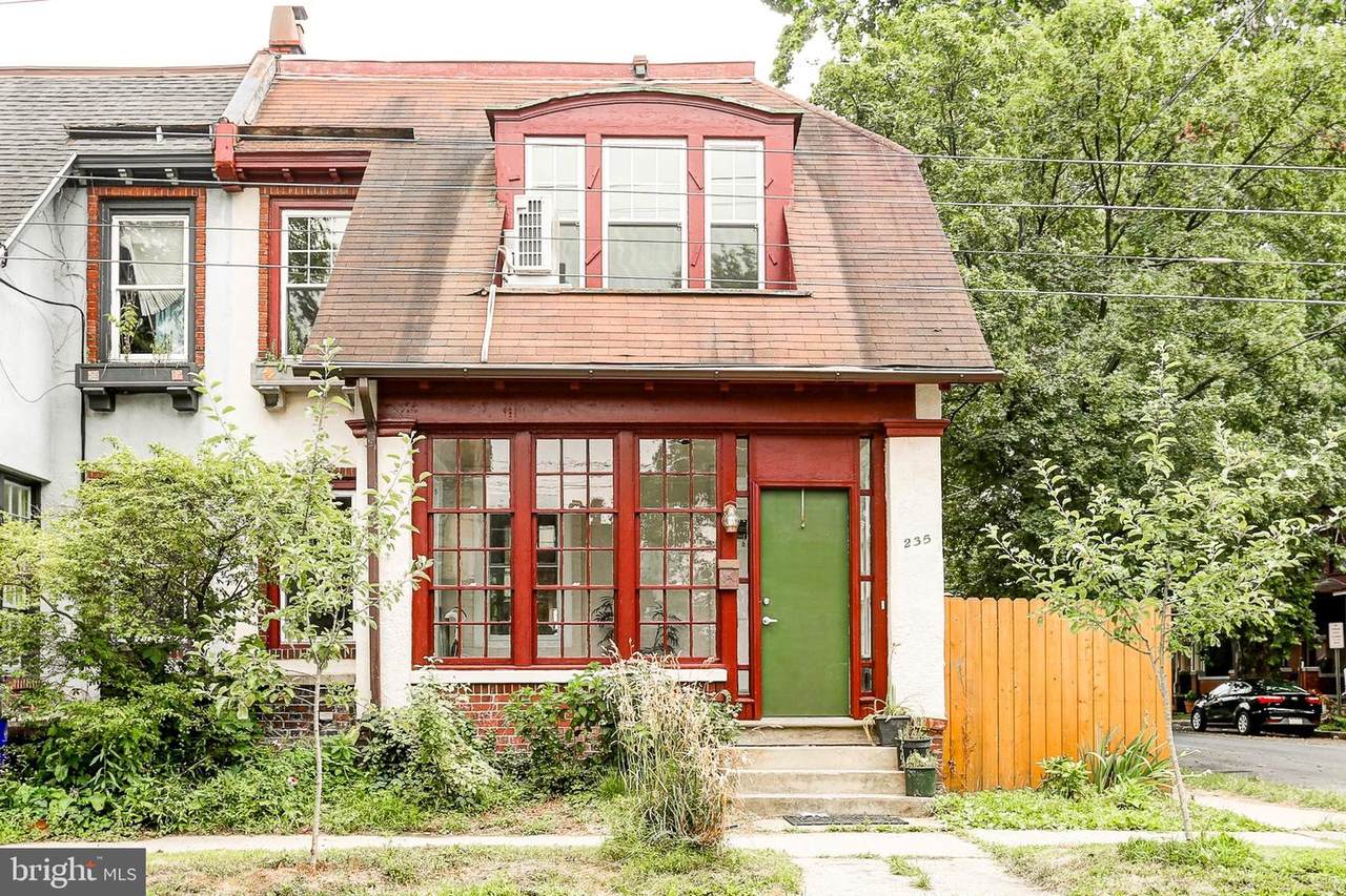 235 Woodbine Street - Photo 1