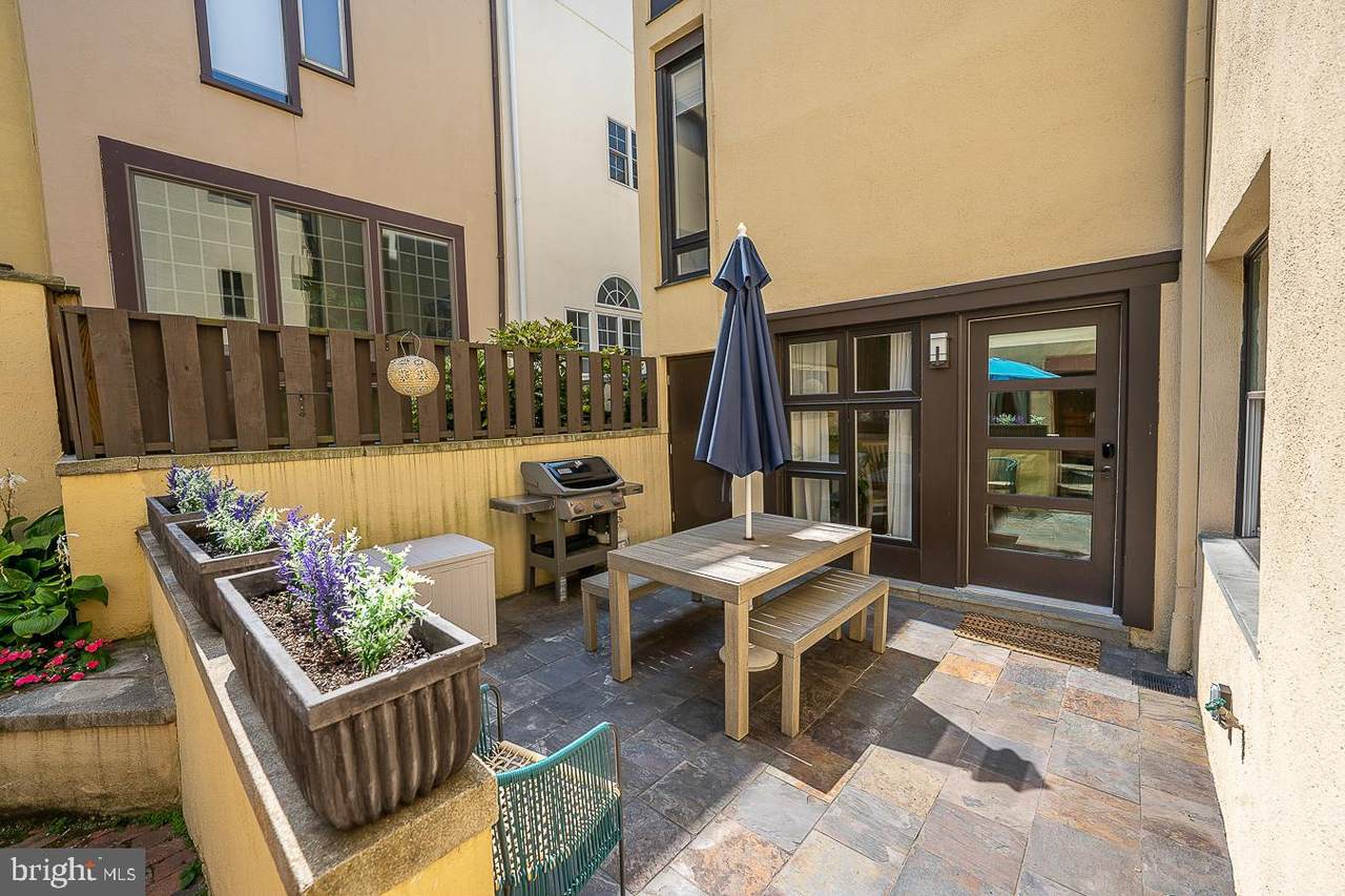 1035 Lombard Street - Photo 1