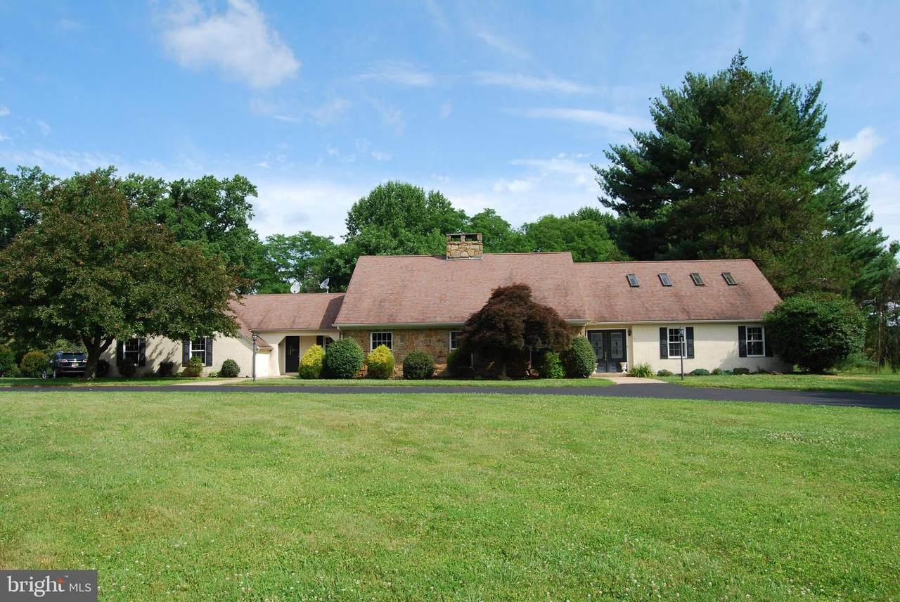 4 Mozart Drive - Photo 1