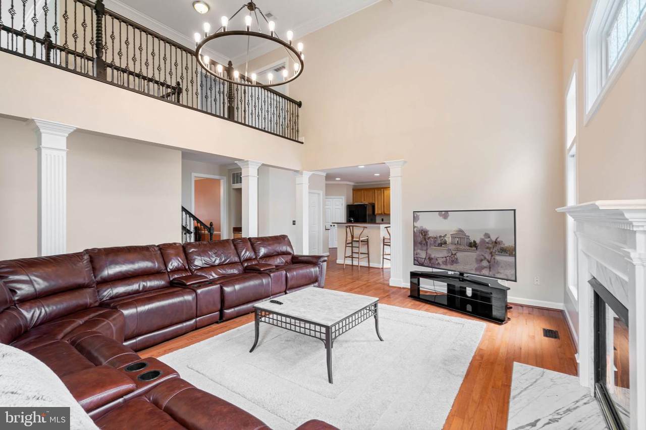 47425 Middle Bluff Place - Photo 1