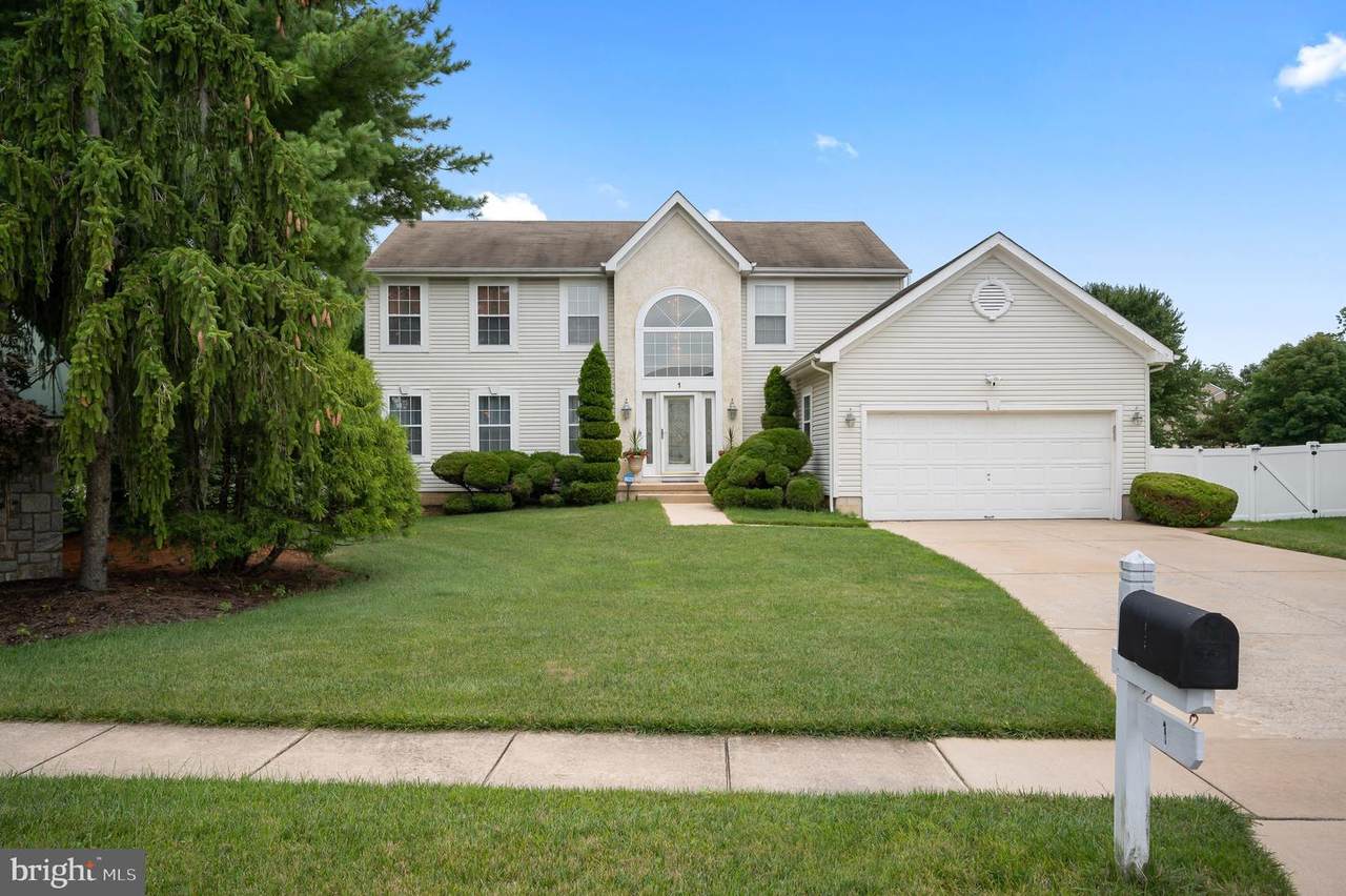 1 Meadowbrook Circle - Photo 1