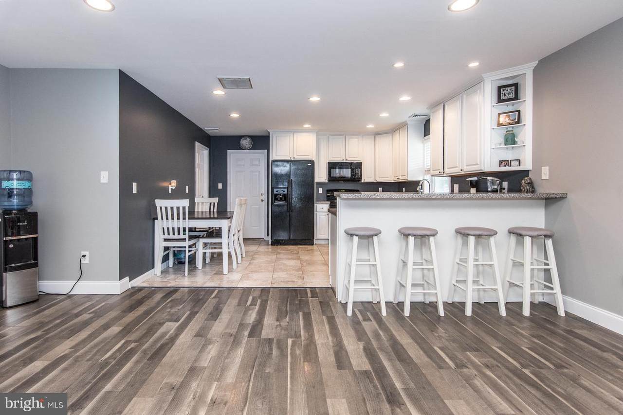 44 Mistletoe Lane - Photo 1