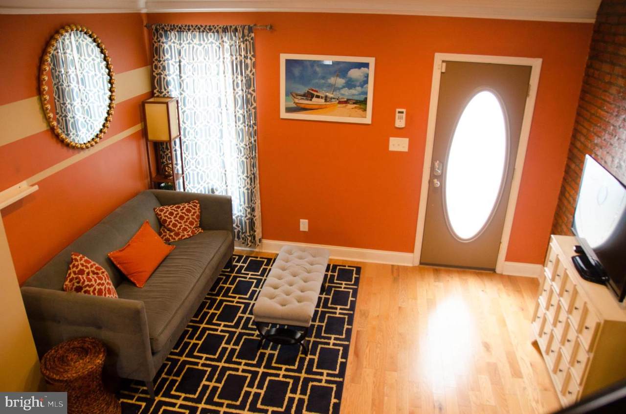 1218 Bond Street - Photo 1