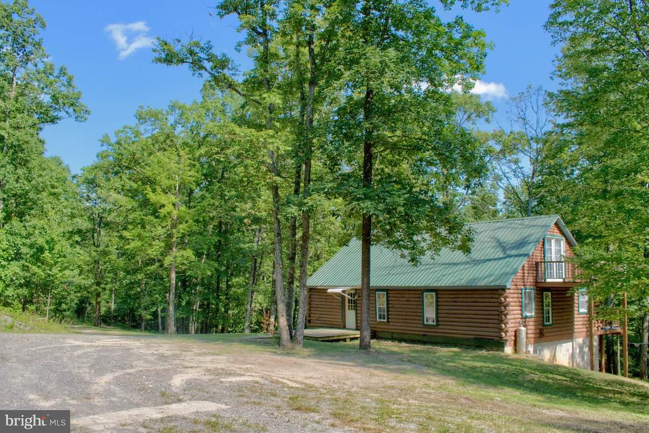 863 Leister Lane - Photo 1