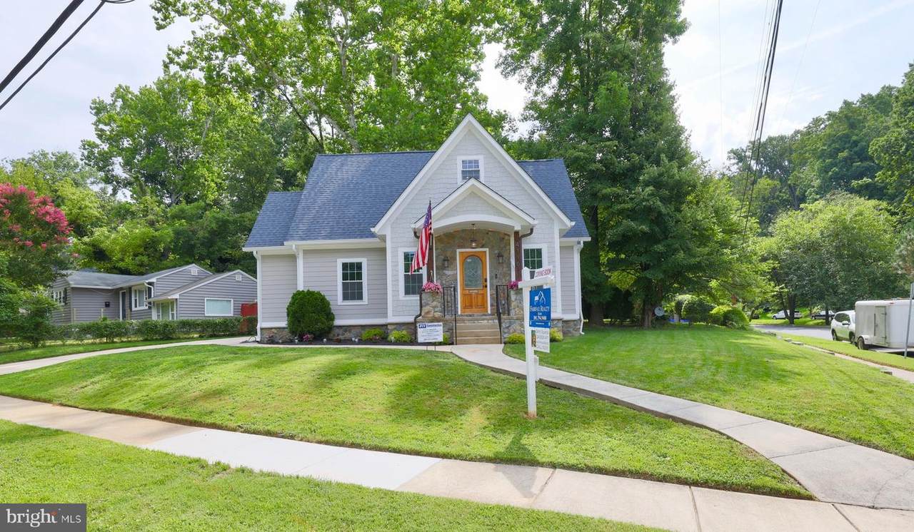 4116 Denfeld Avenue - Photo 1