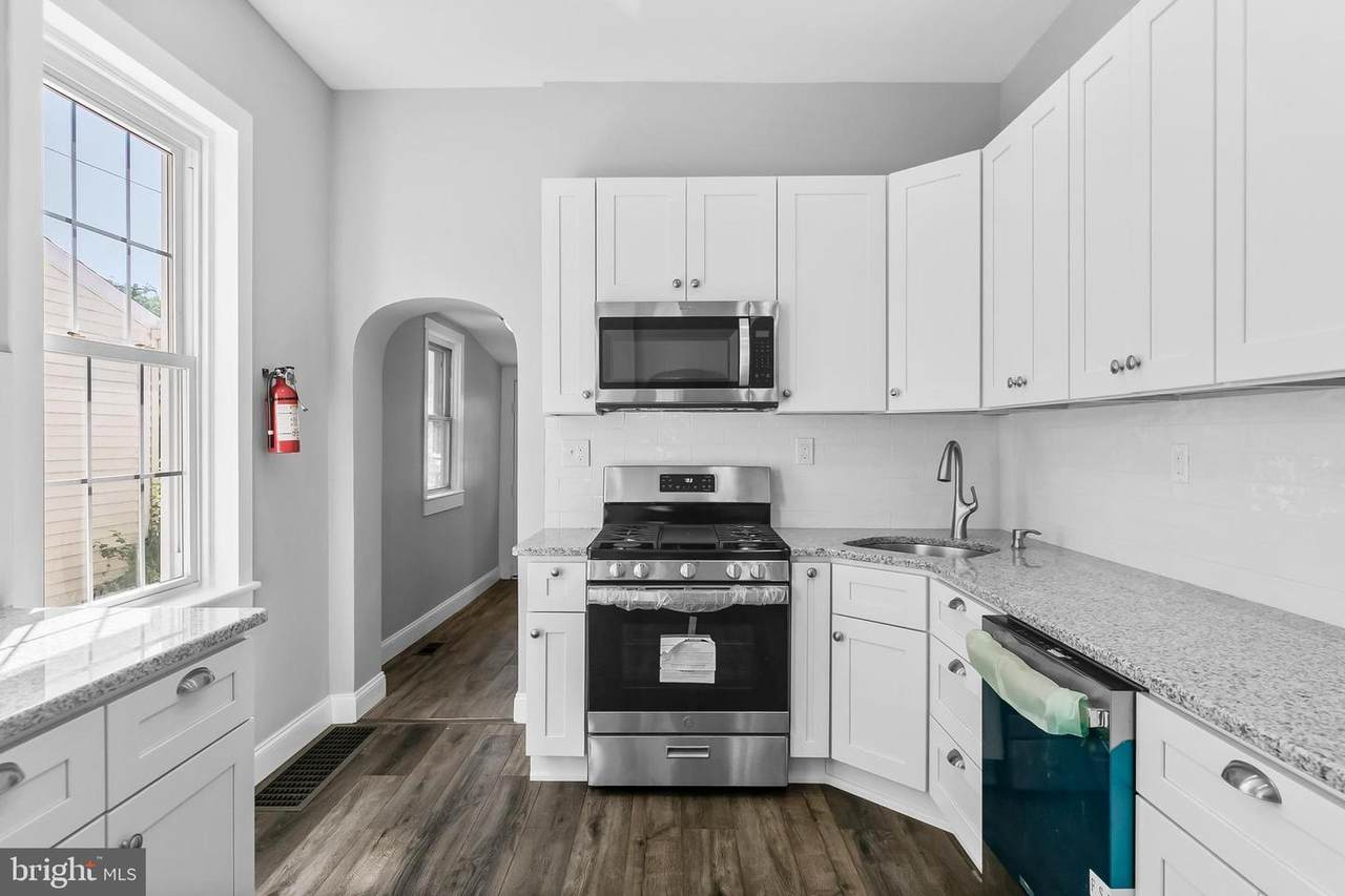 356 Barclay Street - Photo 1