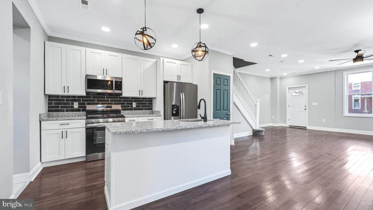604 Linnard Street - Photo 1