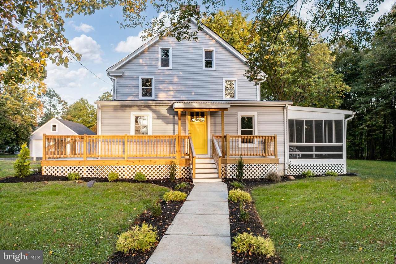 822 Island Road - Photo 1