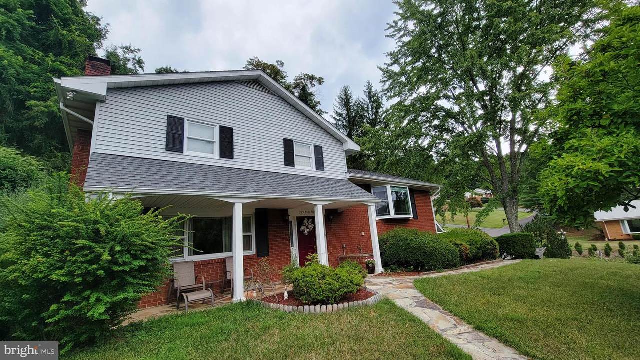 929 Tara Way - Photo 1