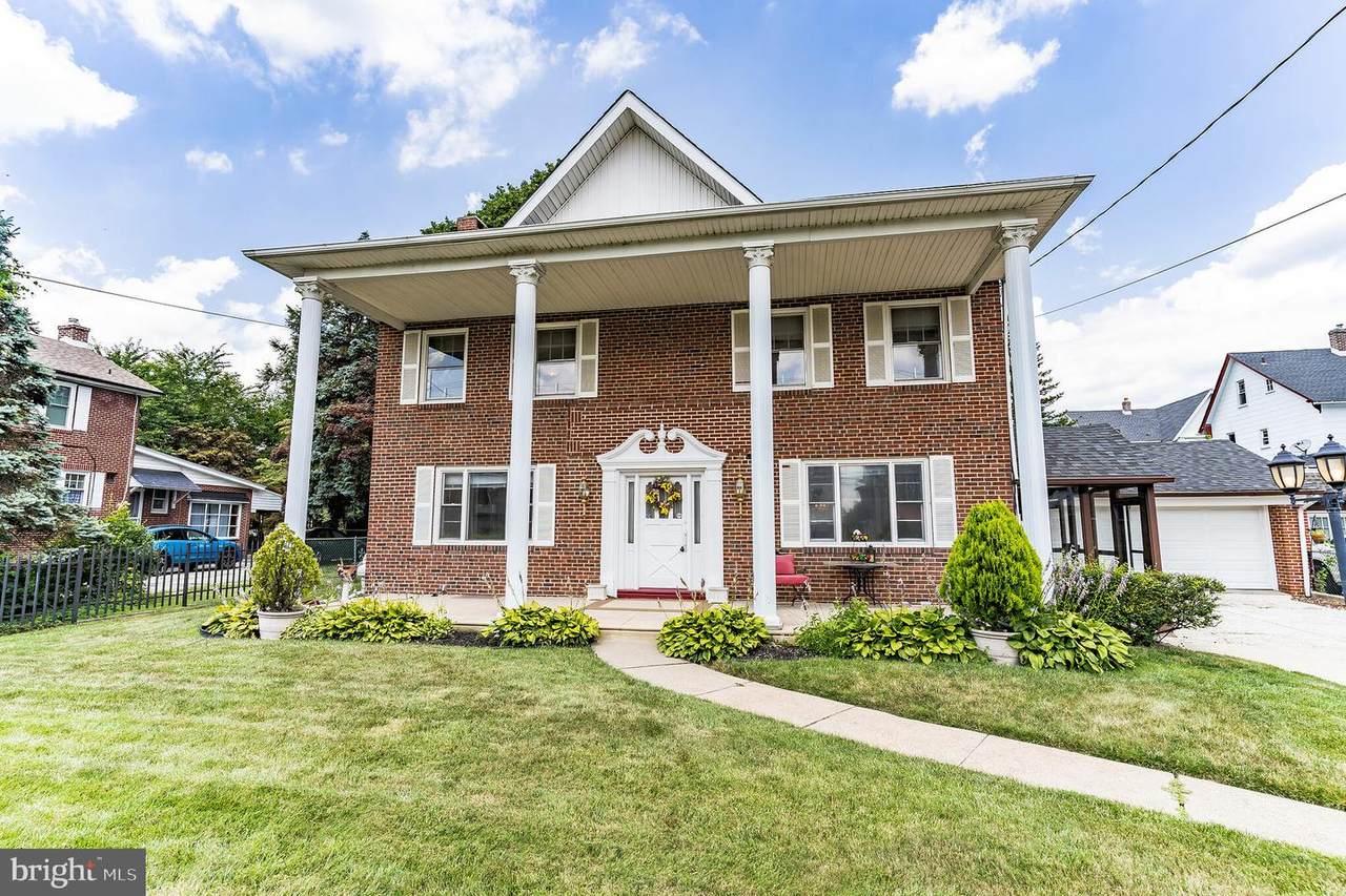 556 Leverington Avenue - Photo 1