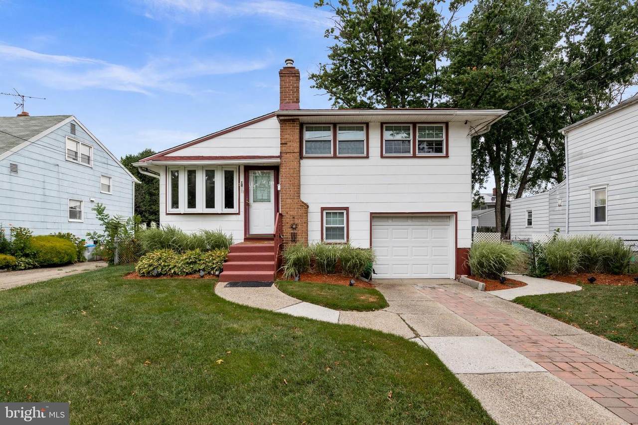1832 42ND Street - Photo 1