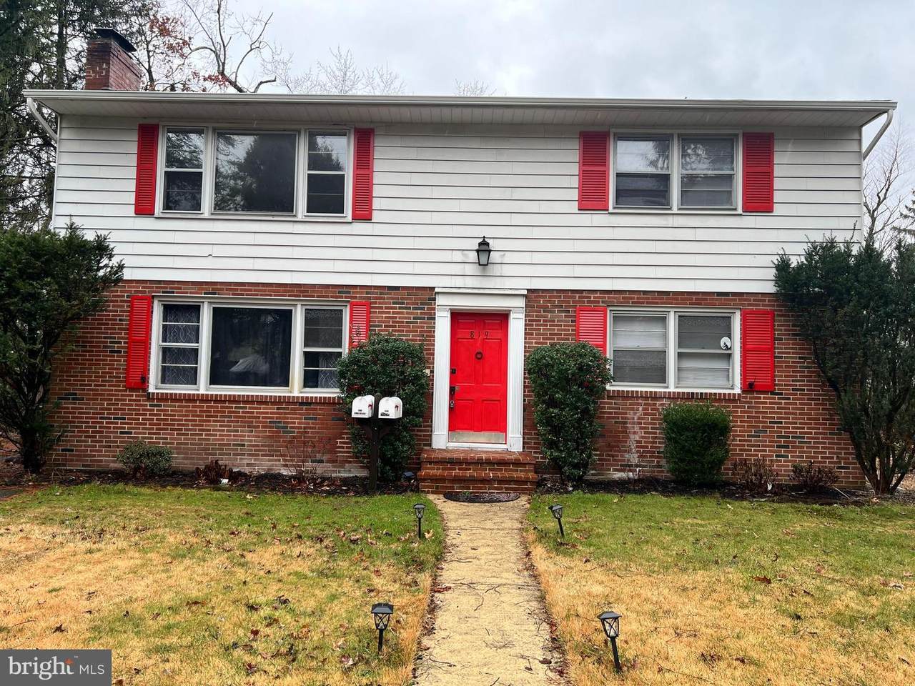 819 Lakeview Avenue - Photo 1