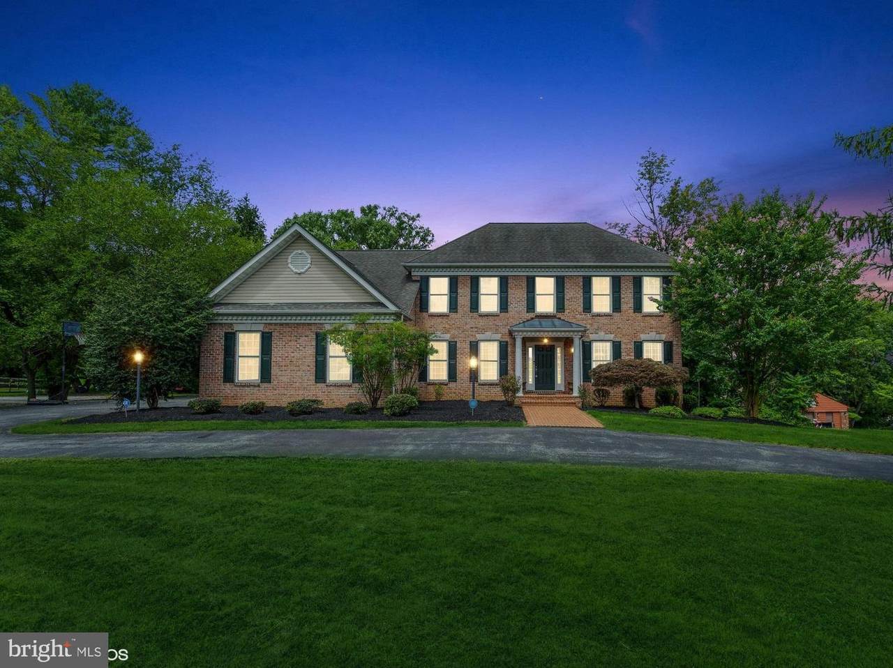 8 Ivy Hill Court - Photo 1