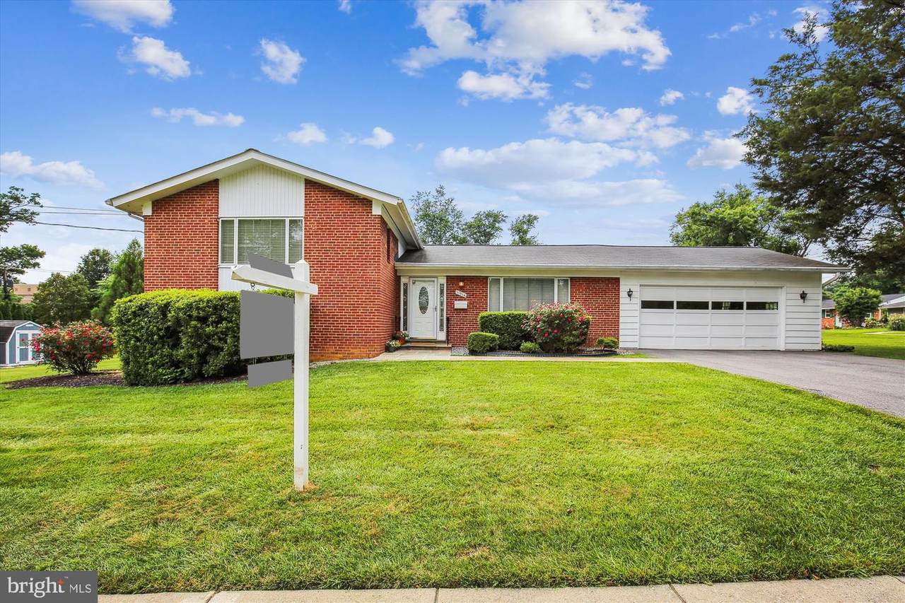 11514 Yates Street - Photo 1