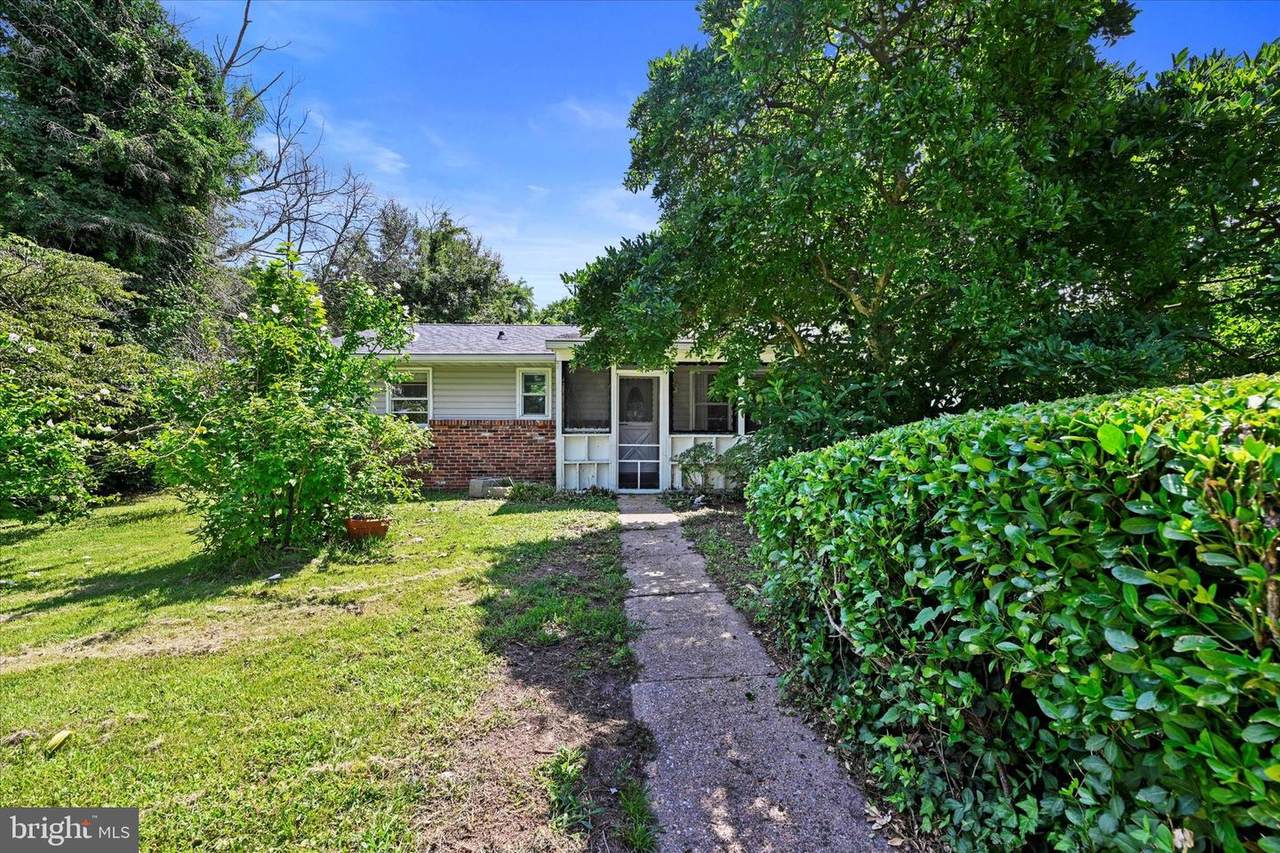 716 Magothy Road - Photo 1