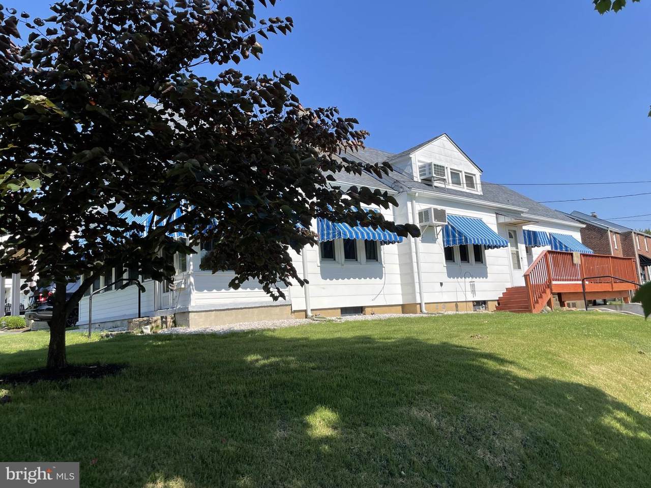 201 Victoria Avenue - Photo 1