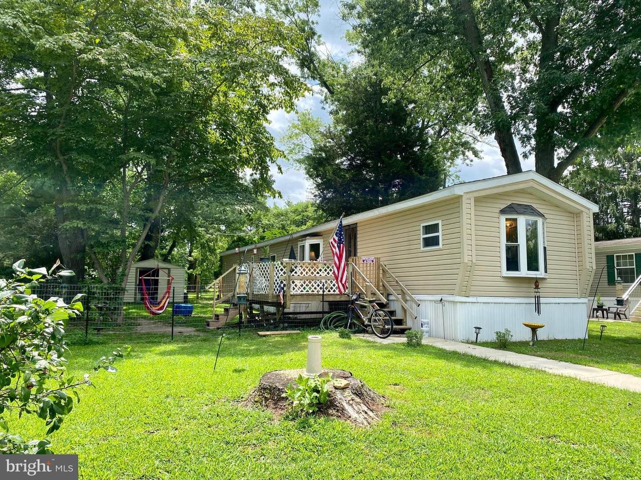 19 Maple Ave - Photo 1