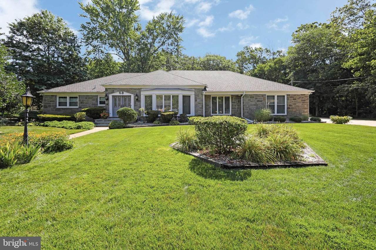 733 Chestnut Terrace - Photo 1