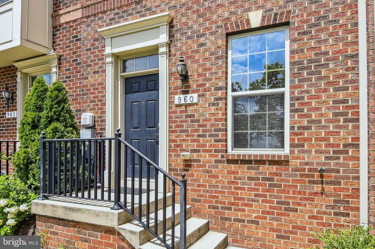 960 Macon Street - Photo 1