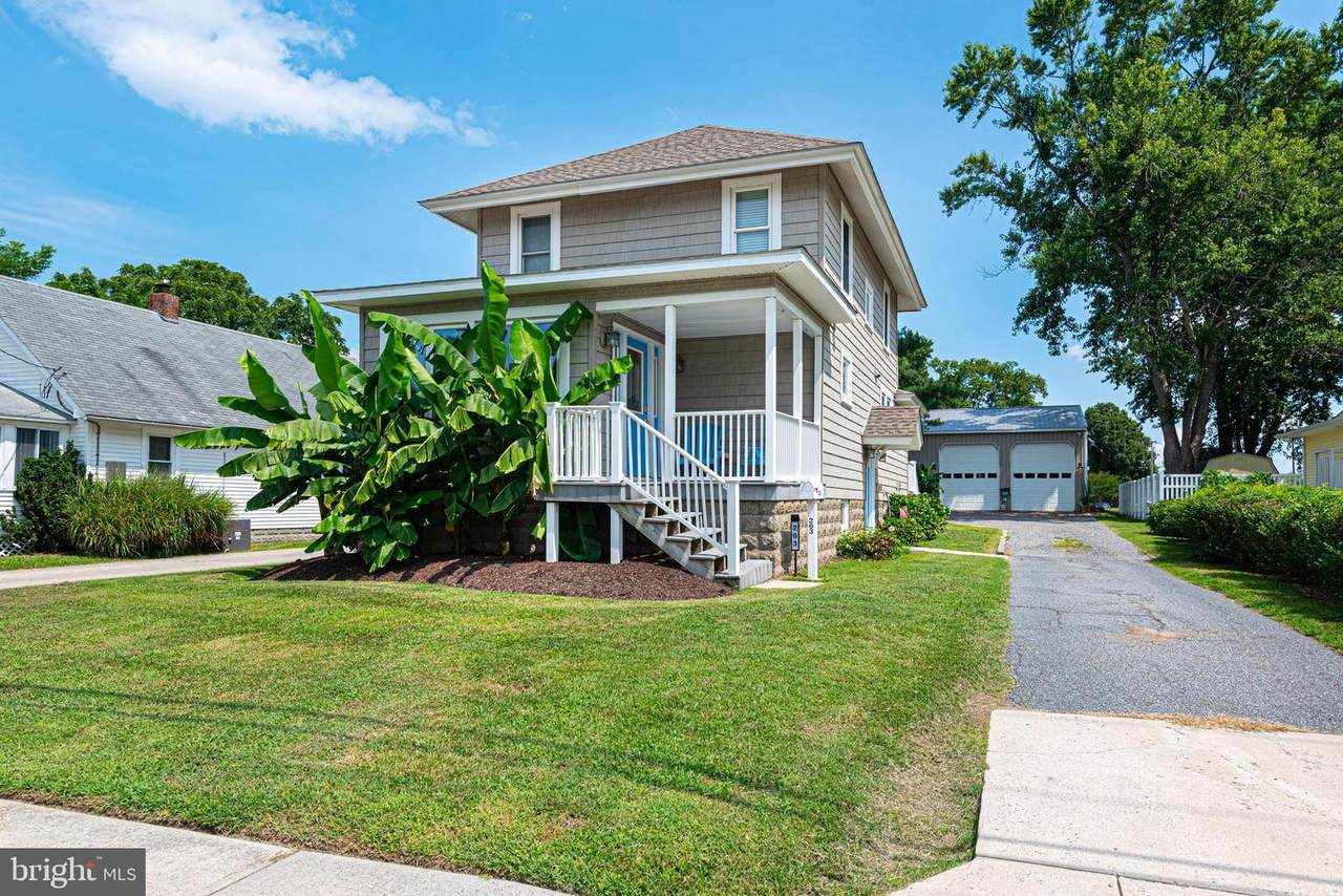 203 Graham Avenue - Photo 1