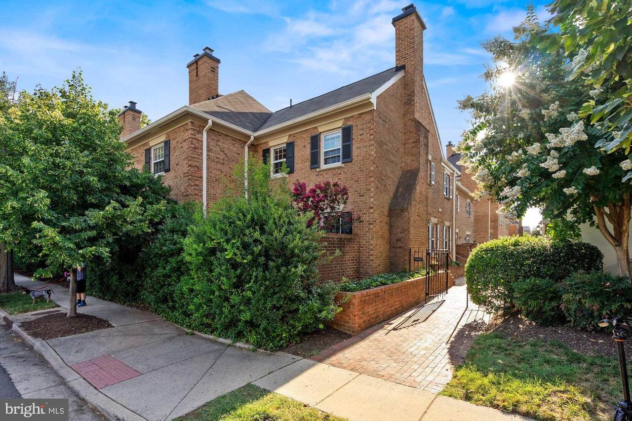 992 Royal Street - Photo 1