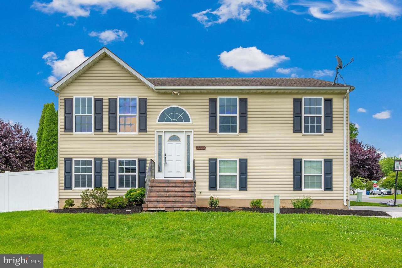 18512 Bull Run Drive - Photo 1