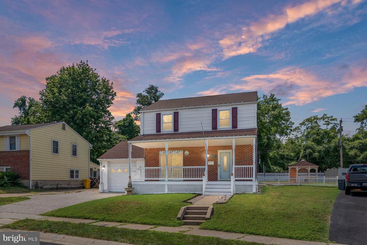 520 Cheddington Road - Photo 1