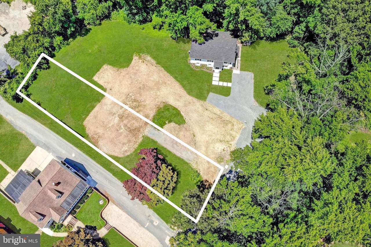 13 Elliott Road - Photo 1