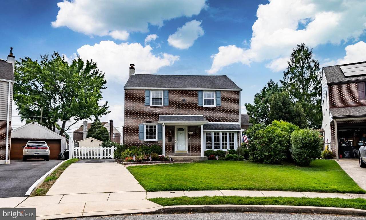 621 Lee Terrace - Photo 1