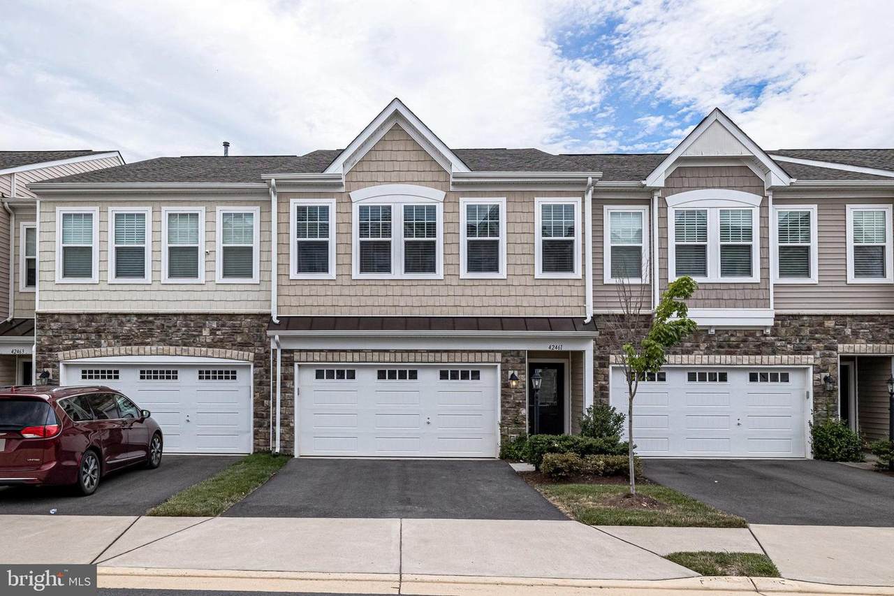 42461 Benfold Square - Photo 1
