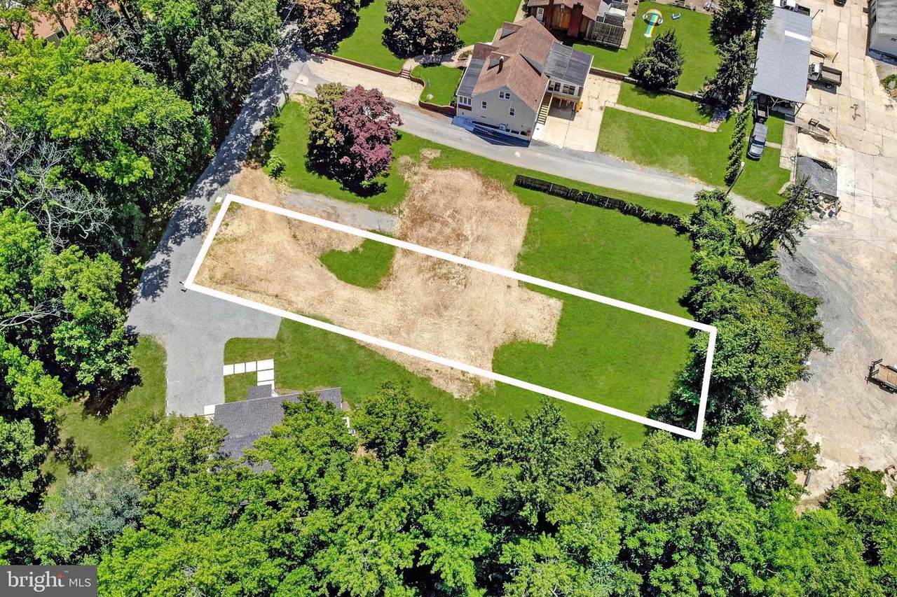 15 Elliott Road - Photo 1