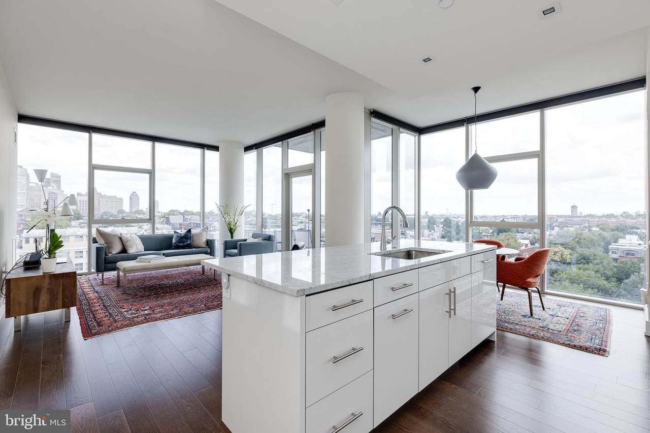 210 25TH Street - Photo 1