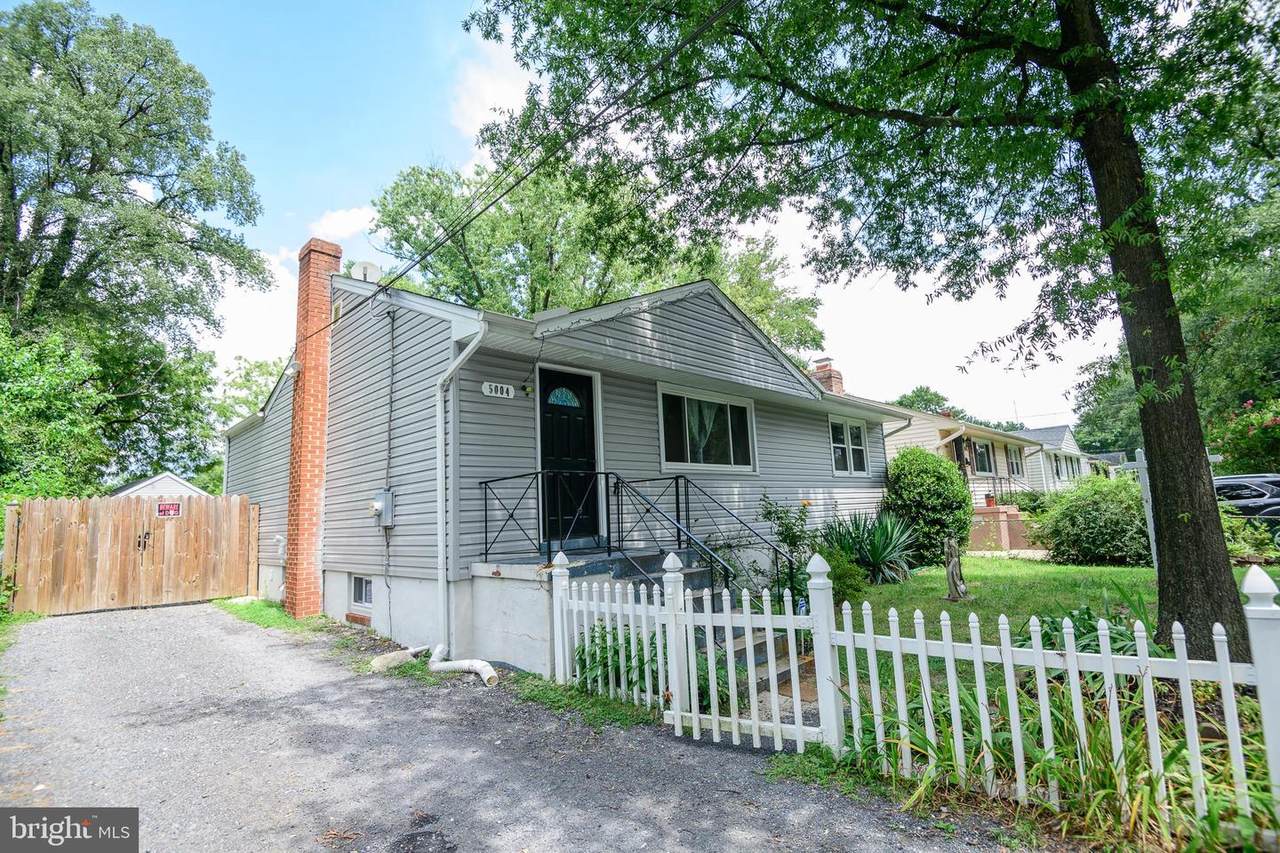 5004 Ravenswood Road - Photo 1