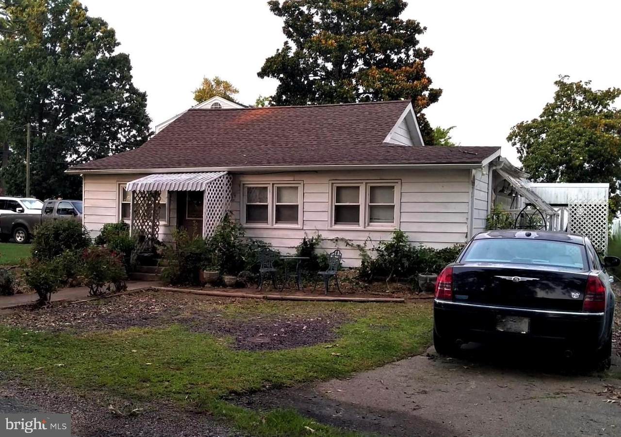 1204 Lossing Avenue - Photo 1