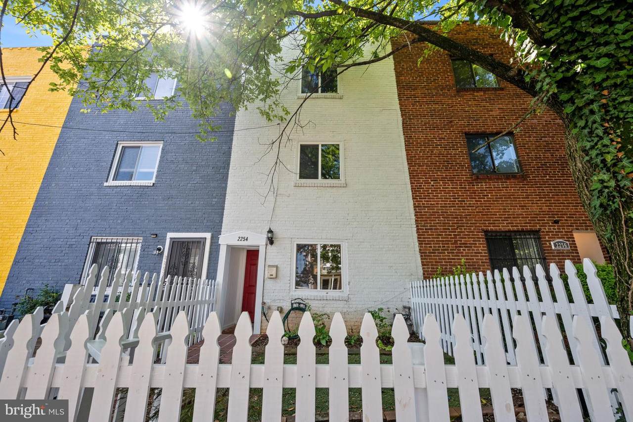 2254 Mount View Place - Photo 1