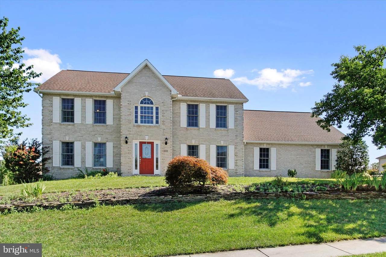 201 Sunbrook Drive - Photo 1