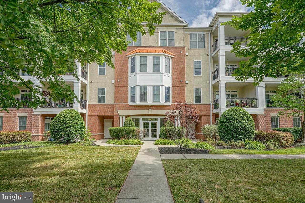 326 Garden Park Boulevard - Photo 1