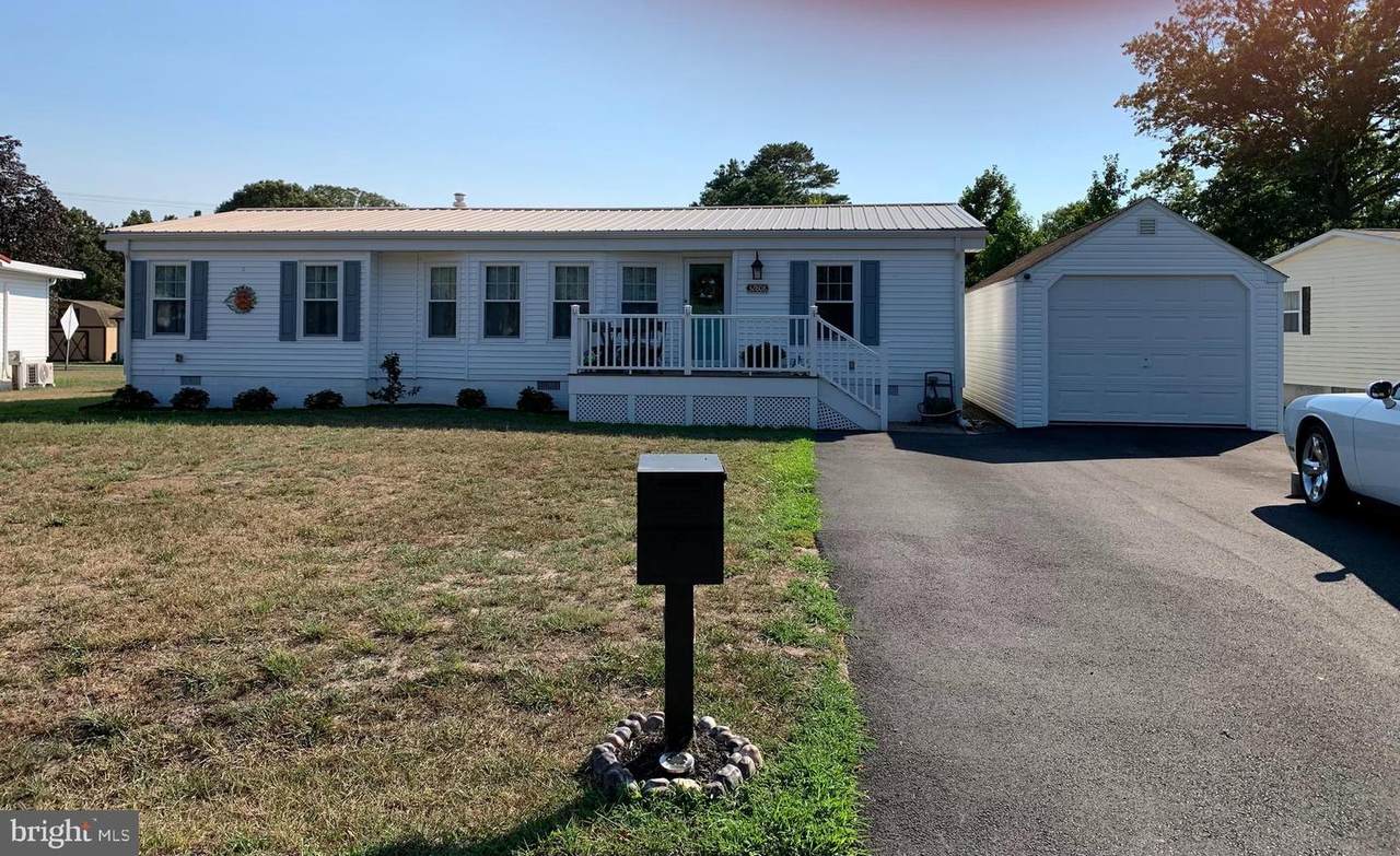 32808 Circle Drive - Photo 1