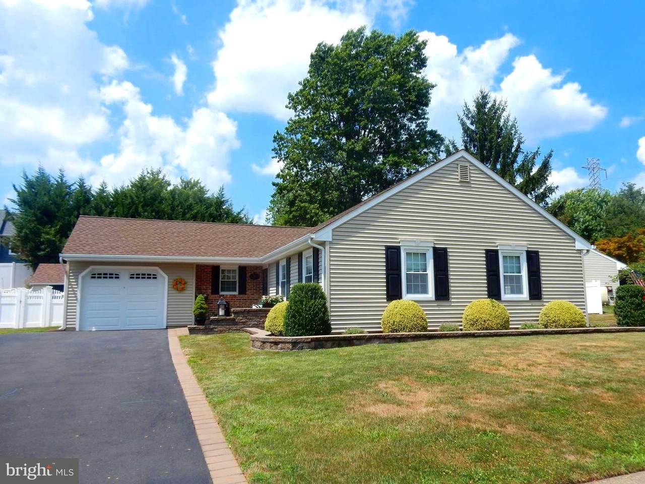 26 Meridian Circle - Photo 1