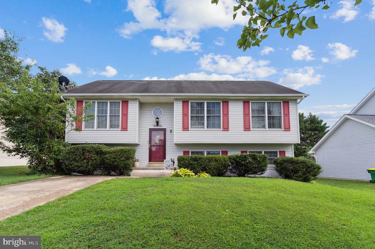 46047 Warwick Drive - Photo 1