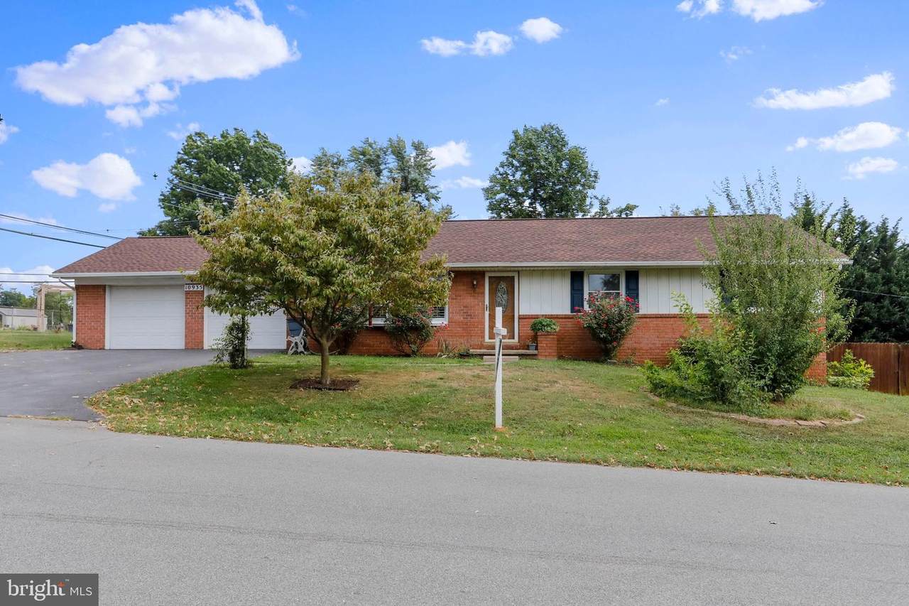10935 Larch Avenue - Photo 1