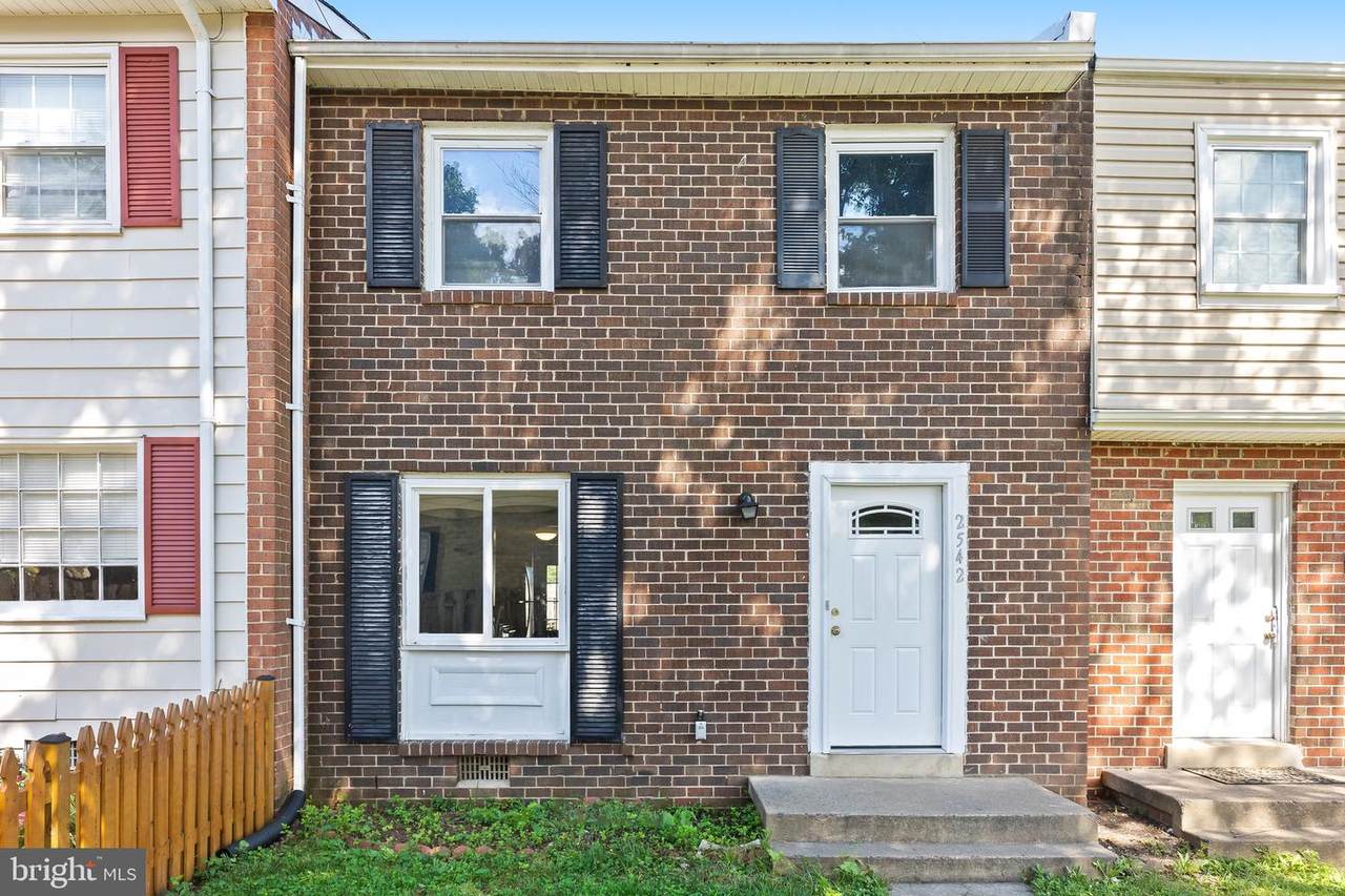 2542 Sedgewick Place - Photo 1