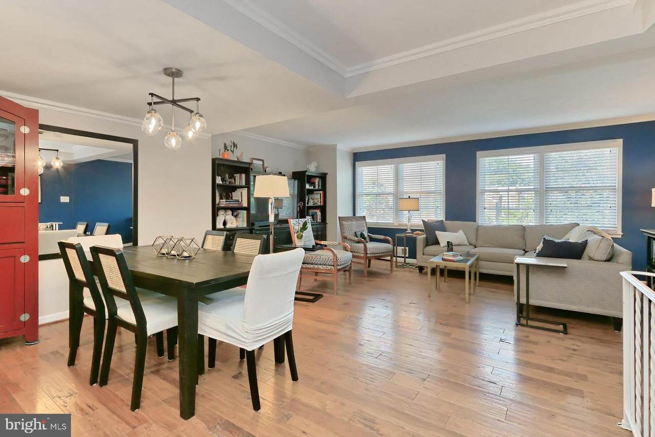 3894 University Drive - Photo 1