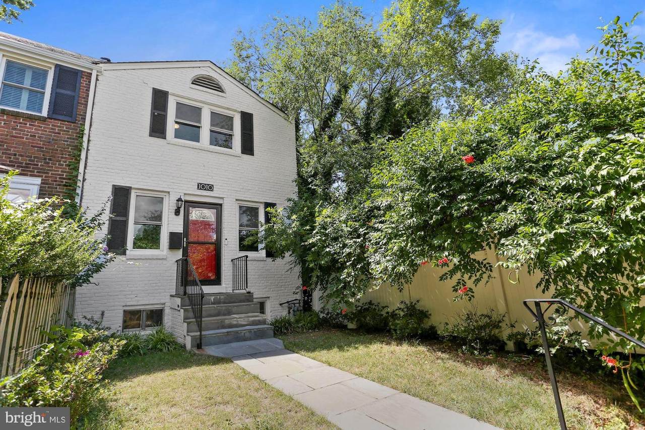 1010 Bashford Lane - Photo 1