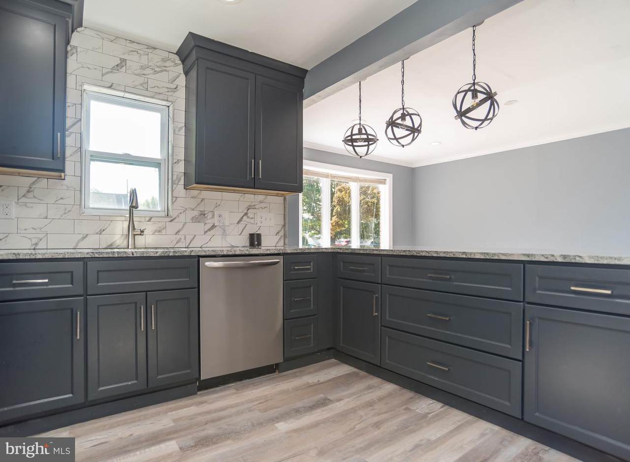 19 Newberry Lane - Photo 1