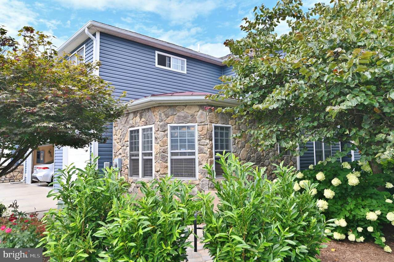 272 Parkside Court - Photo 1