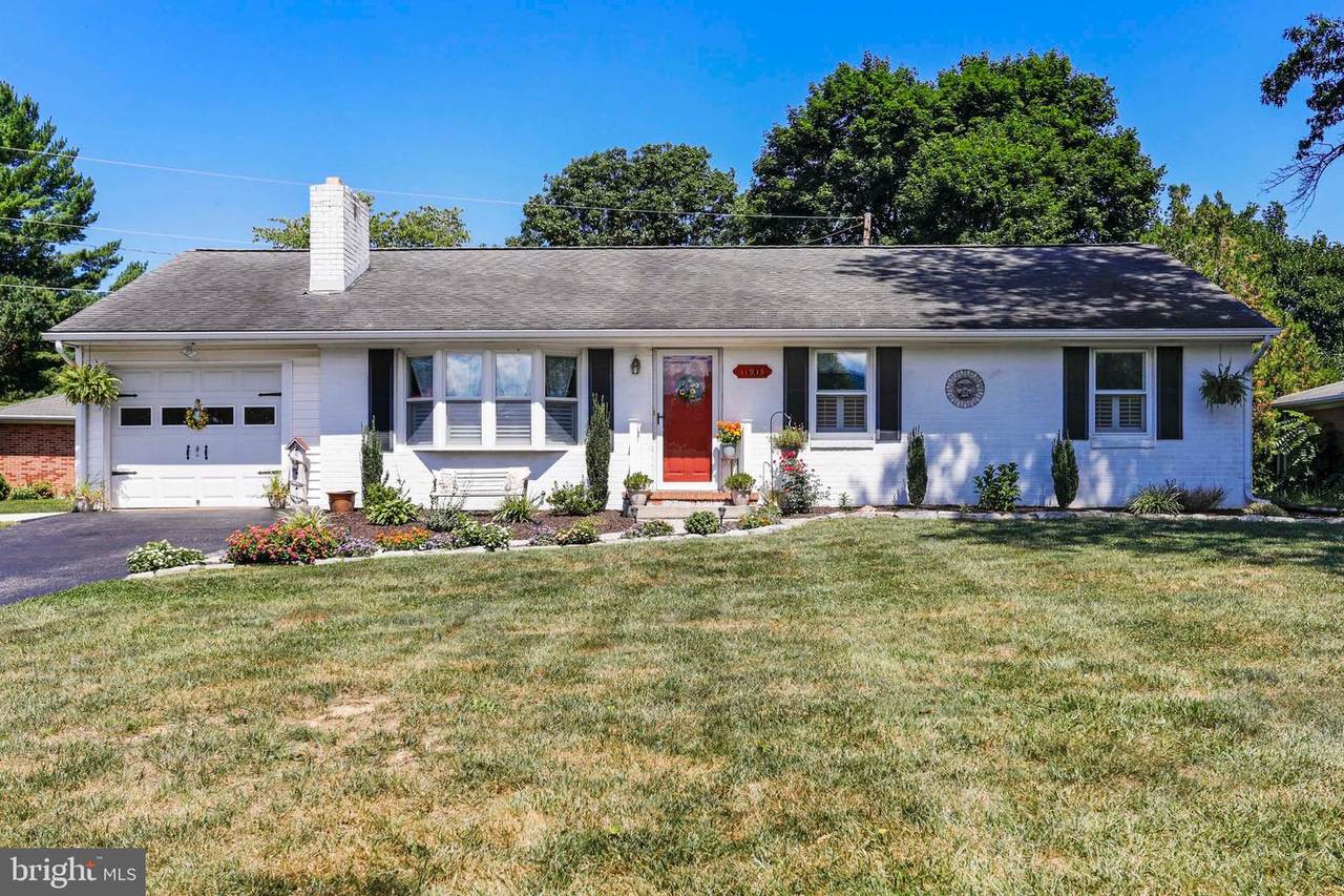 11915 Seminole Drive - Photo 1