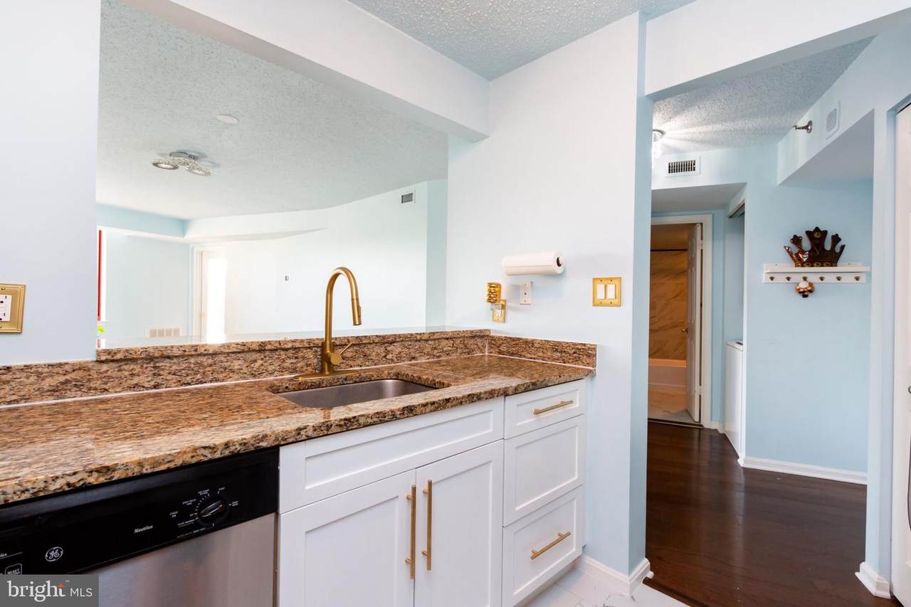 10101 Grosvenor Place - Photo 1