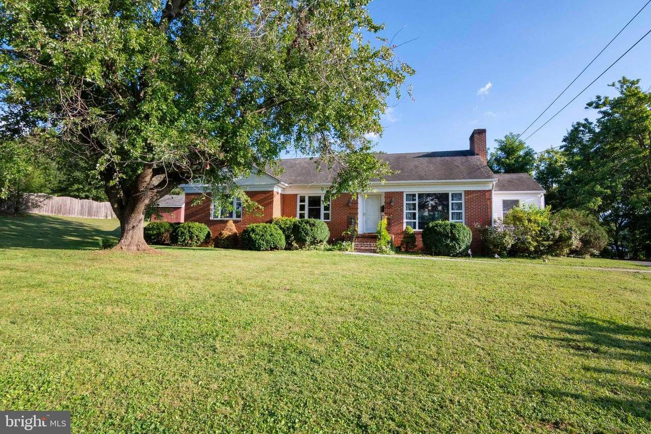 725 Woodlawn Avenue - Photo 1