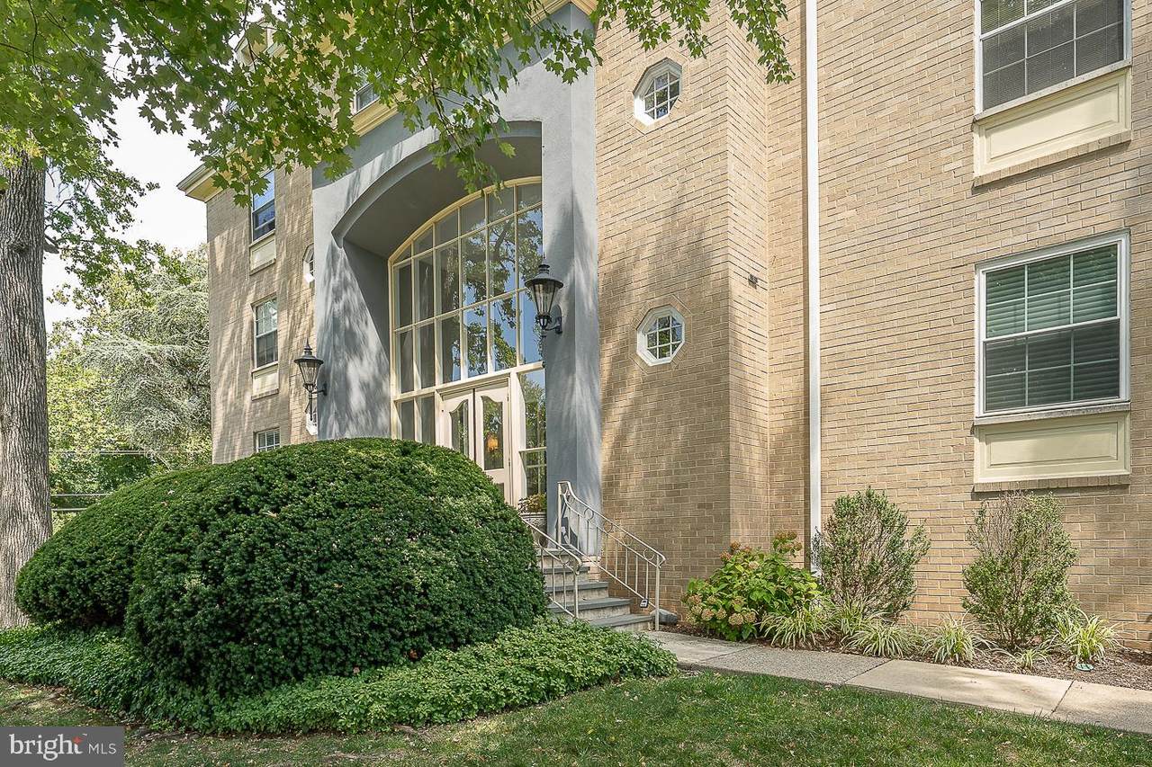 449 Montgomery Avenue - Photo 1